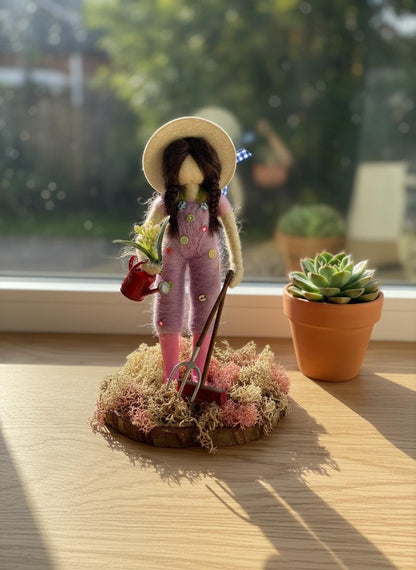 Charming British Handmade Needle Felted Gardener Figurine - Whimsical Home & Garden Decor Gift